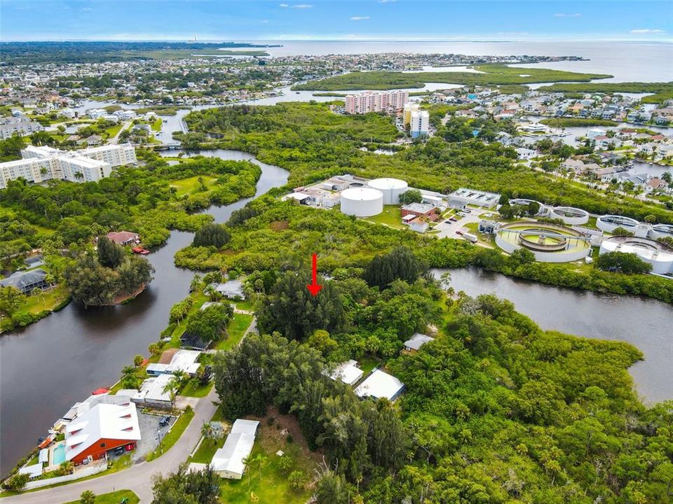 На продажу: $28,000 (0.24 acres)