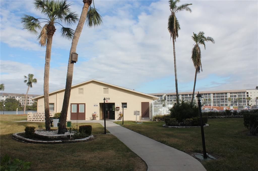 Activo con contrato: $72,500 (2 camas, 2 baños, 1144 Pies cuadrados)