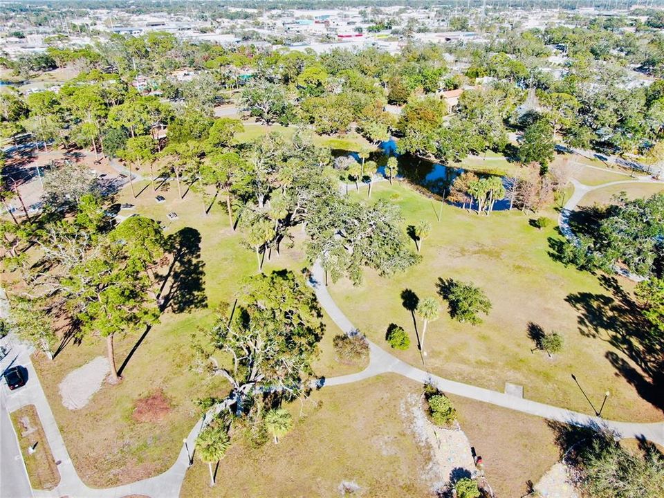 待售: $1,600,000 (4 贝兹, 0 浴室, 1596 平方英尺)