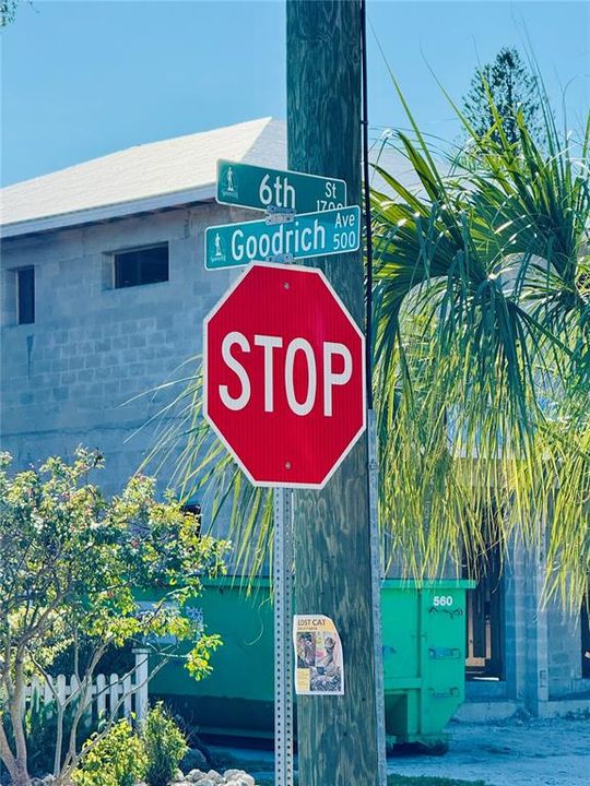 待售: $1,600,000 (4 贝兹, 0 浴室, 1596 平方英尺)