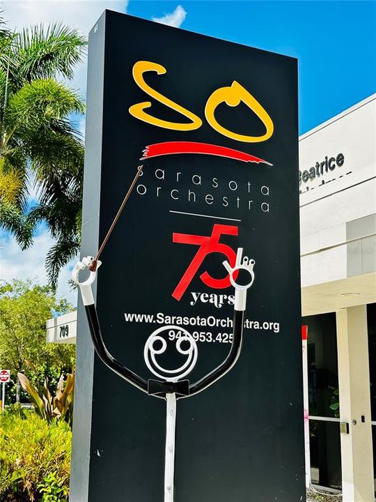 待售: $1,600,000 (4 贝兹, 0 浴室, 1596 平方英尺)