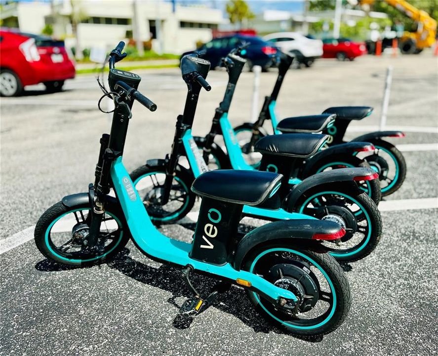 待售: $1,600,000 (4 贝兹, 0 浴室, 1596 平方英尺)