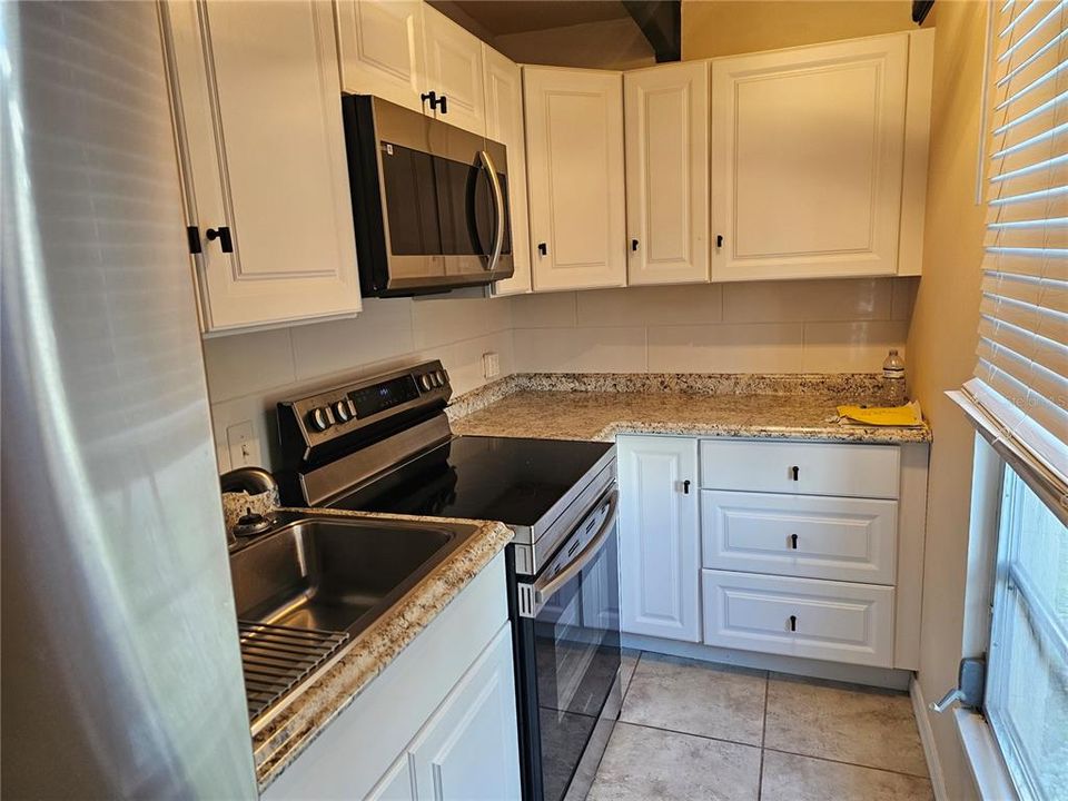 For Sale: $86,999 (1 beds, 1 baths, 648 Square Feet)