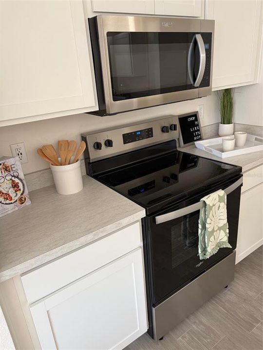 Active With Contract: $319,990 (4 beds, 2 baths, 1806 Square Feet)