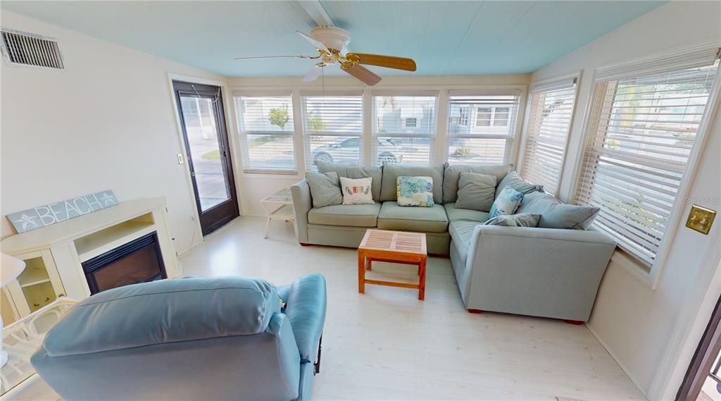 For Sale: $209,000 (2 beds, 2 baths, 1624 Square Feet)