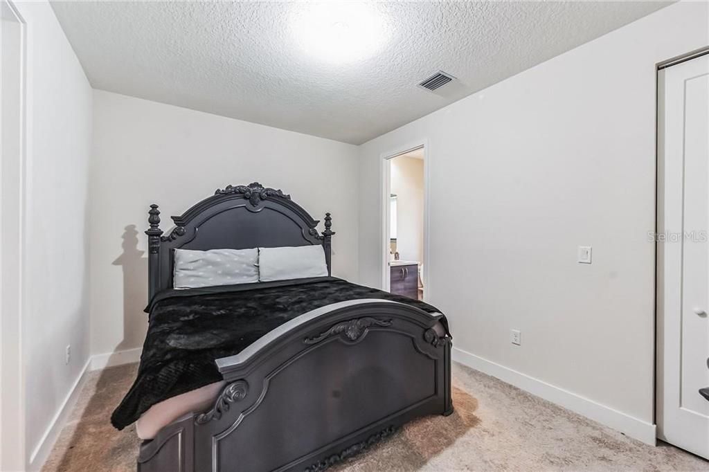 For Sale: $750,000 (4 beds, 3 baths, 3533 Square Feet)