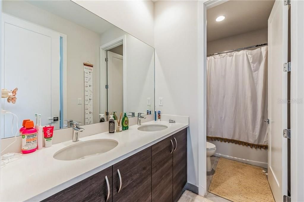 For Sale: $750,000 (4 beds, 3 baths, 3533 Square Feet)