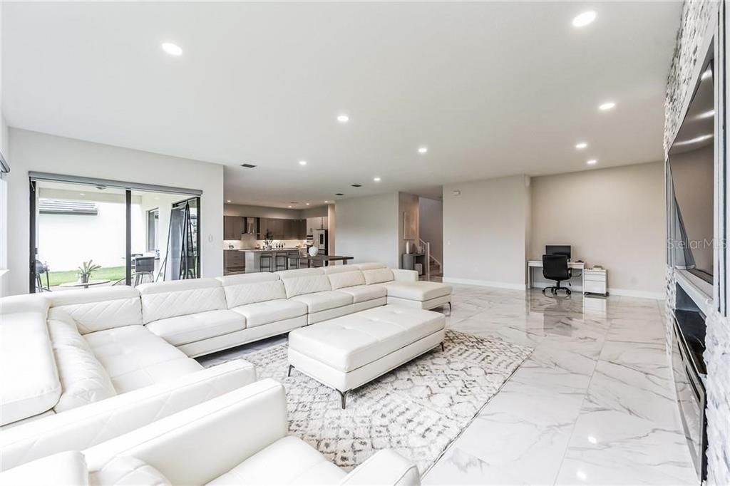 For Sale: $750,000 (4 beds, 3 baths, 3533 Square Feet)