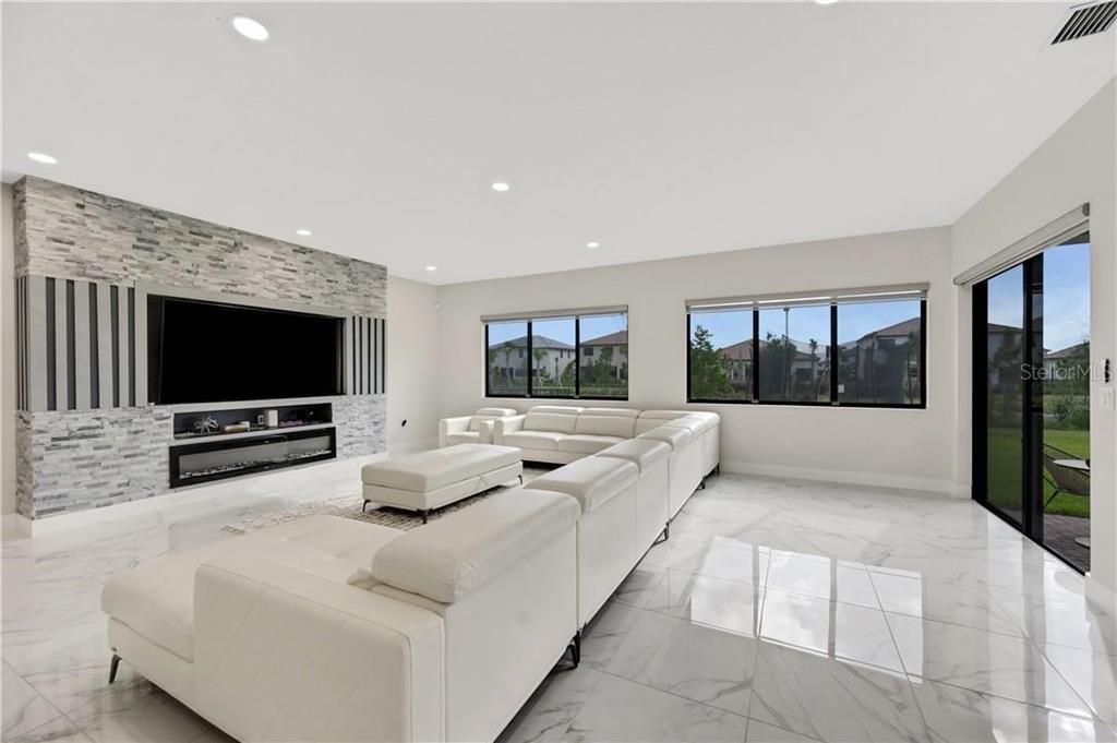 For Sale: $750,000 (4 beds, 3 baths, 3533 Square Feet)