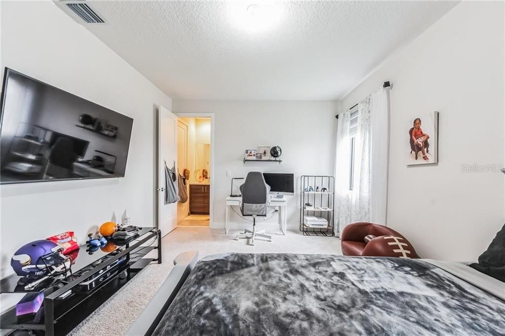 For Sale: $750,000 (4 beds, 3 baths, 3533 Square Feet)