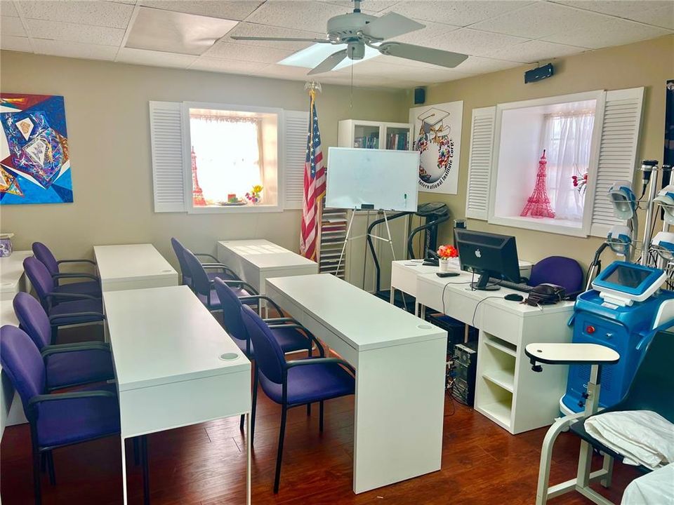 На продажу: $1,100,000 (0 спален, 0 ванн, 3014 Квадратных фут)