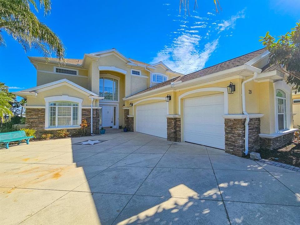 合同活跃: $1,145,000 (3 贝兹, 3 浴室, 2967 平方英尺)