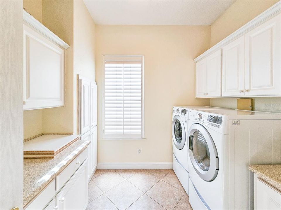 合同活跃: $1,145,000 (3 贝兹, 3 浴室, 2967 平方英尺)