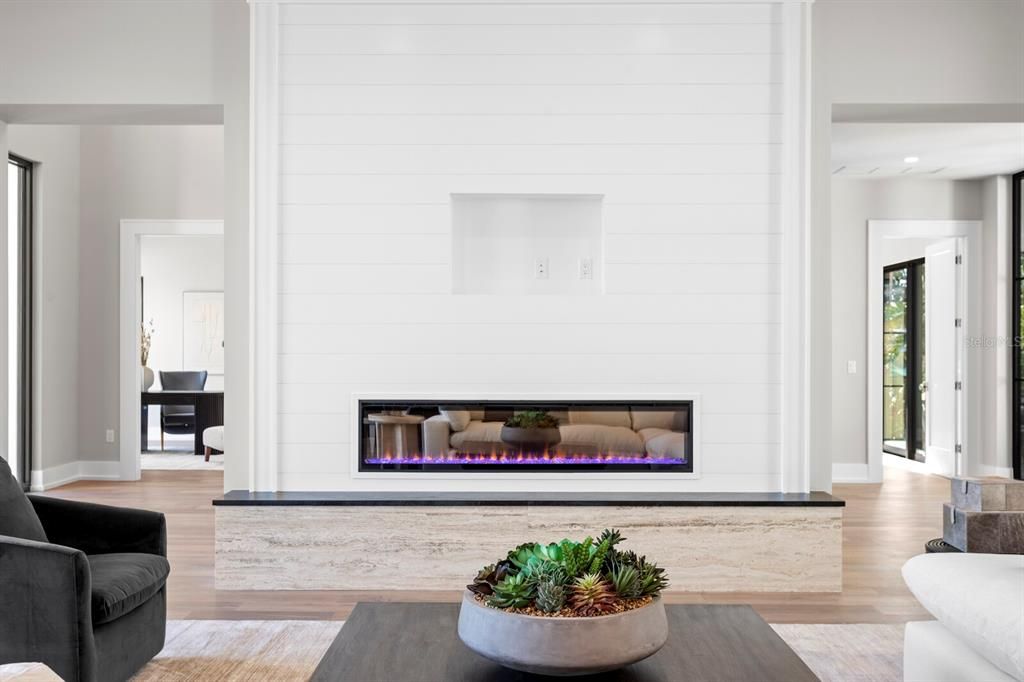 合同活跃: $5,995,000 (4 贝兹, 5 浴室, 6290 平方英尺)