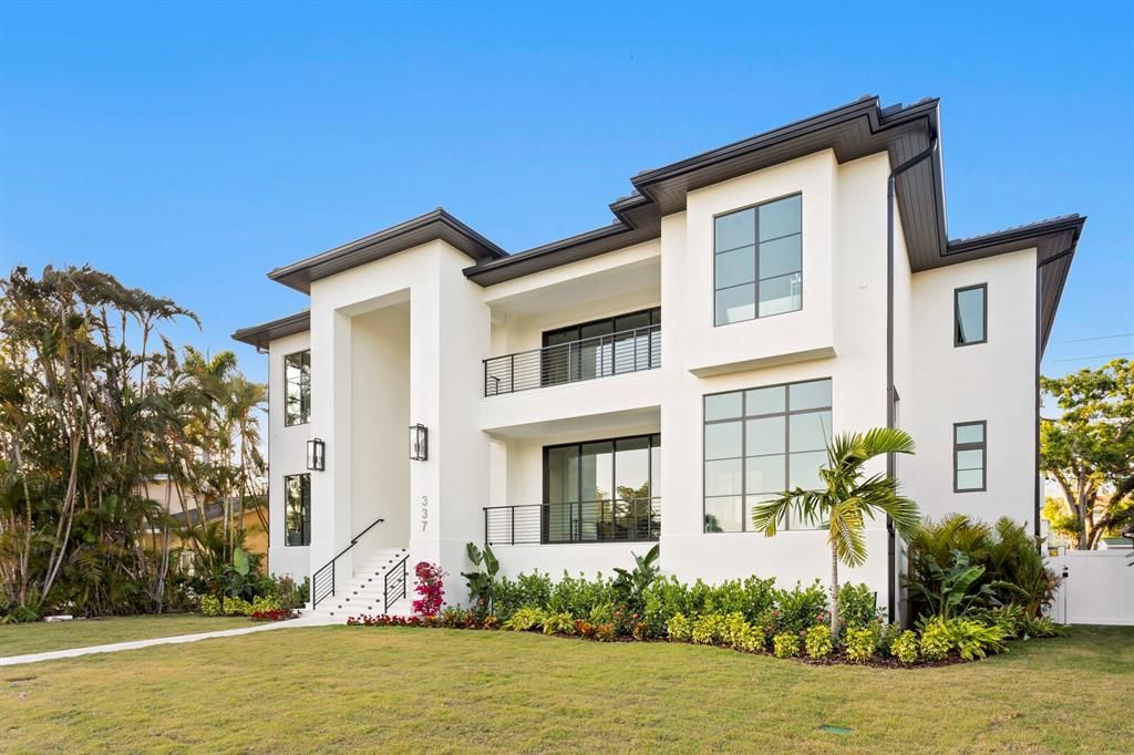 合同活跃: $5,995,000 (4 贝兹, 5 浴室, 6290 平方英尺)