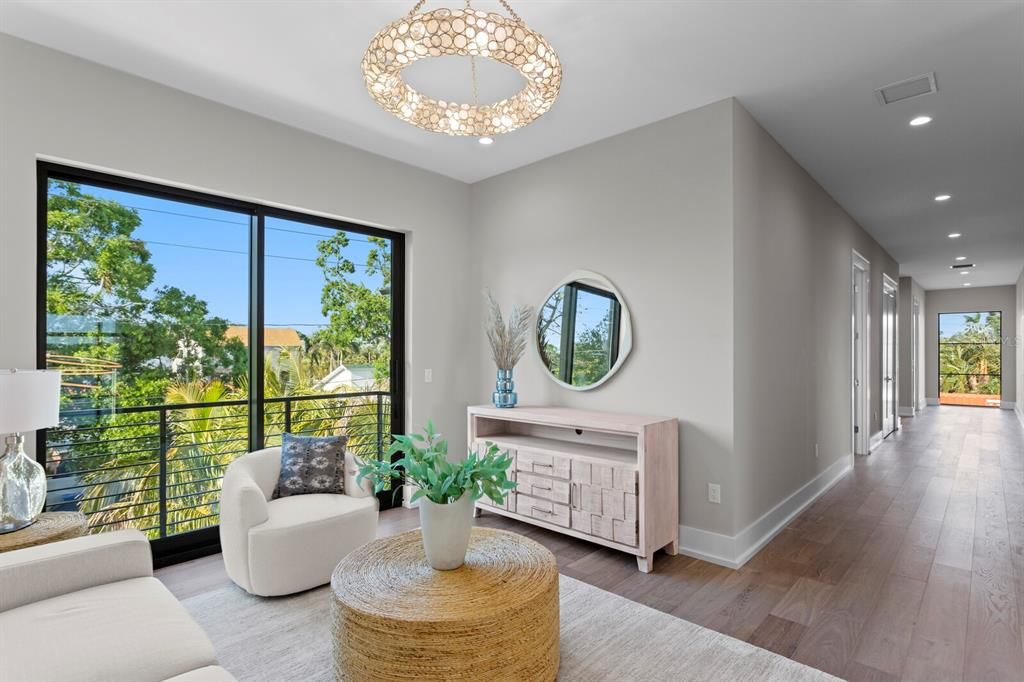 合同活跃: $5,995,000 (4 贝兹, 5 浴室, 6290 平方英尺)