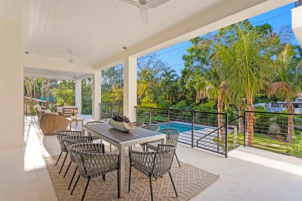 合同活跃: $5,995,000 (4 贝兹, 5 浴室, 6290 平方英尺)