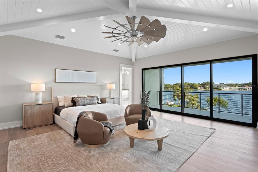 合同活跃: $5,995,000 (4 贝兹, 5 浴室, 6290 平方英尺)