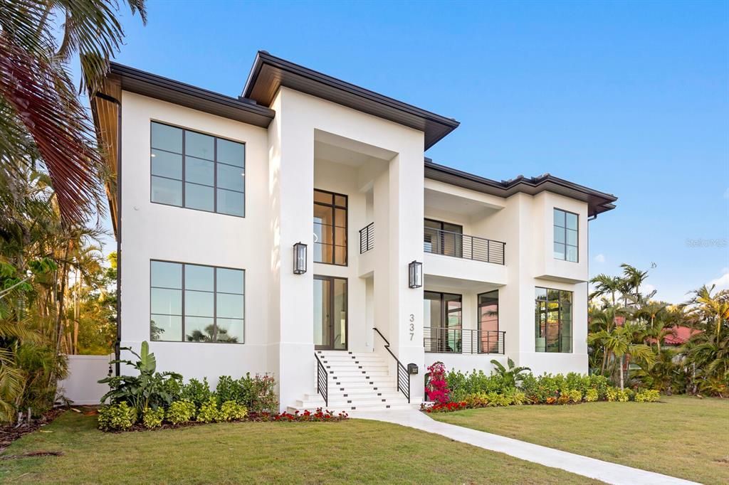 合同活跃: $5,995,000 (4 贝兹, 5 浴室, 6290 平方英尺)