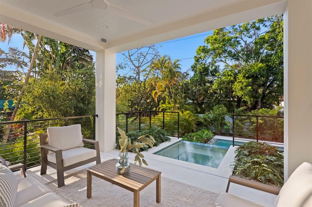 合同活跃: $5,995,000 (4 贝兹, 5 浴室, 6290 平方英尺)