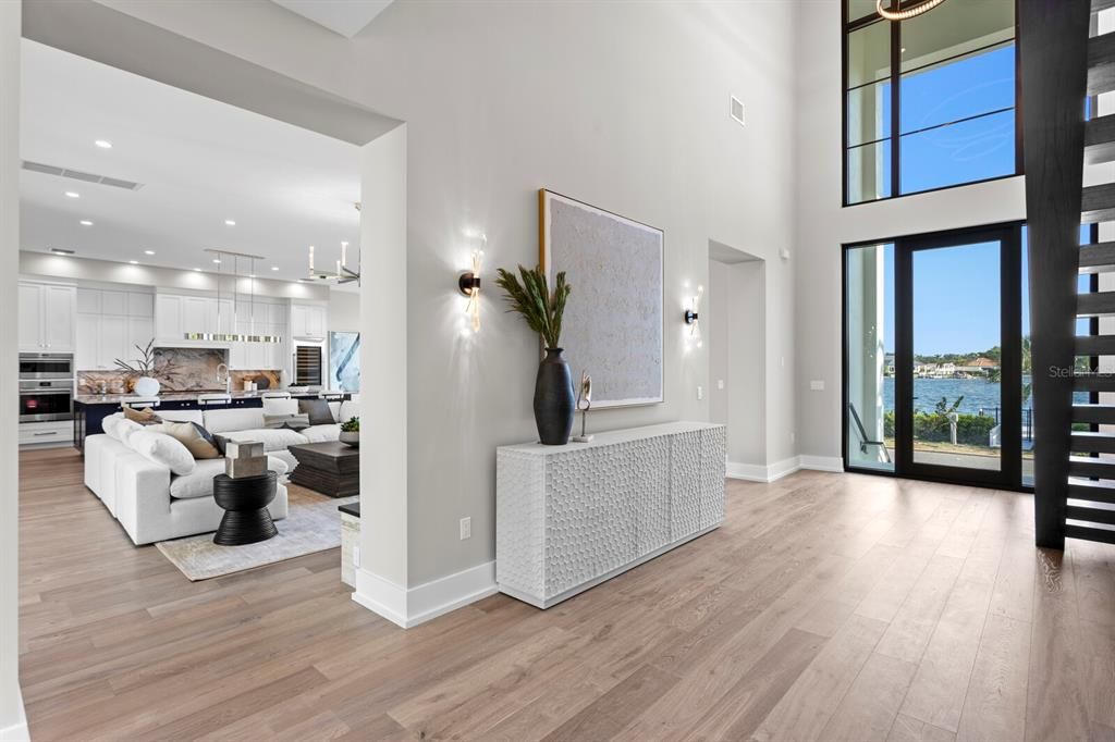 合同活跃: $5,995,000 (4 贝兹, 5 浴室, 6290 平方英尺)