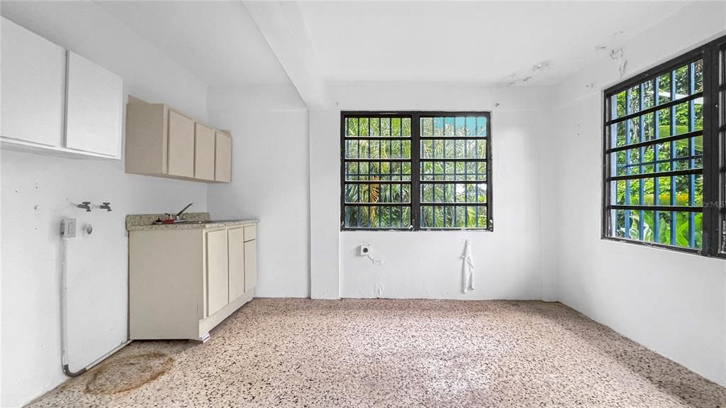 En Venta: $325,000 (0 camas, 0 baños, 2800 Pies cuadrados)