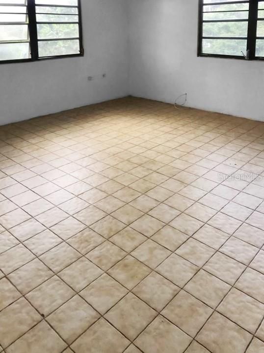 En Venta: $325,000 (0 camas, 0 baños, 2800 Pies cuadrados)