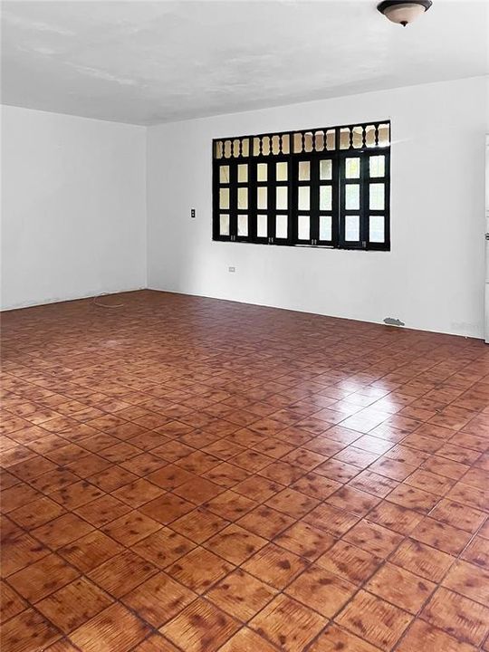 En Venta: $325,000 (0 camas, 0 baños, 2800 Pies cuadrados)