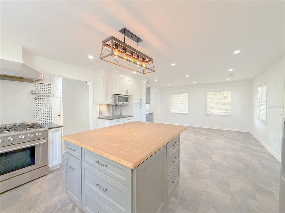 На продажу: $2,750,000 (3 спален, 2 ванн, 2178 Квадратных фут)