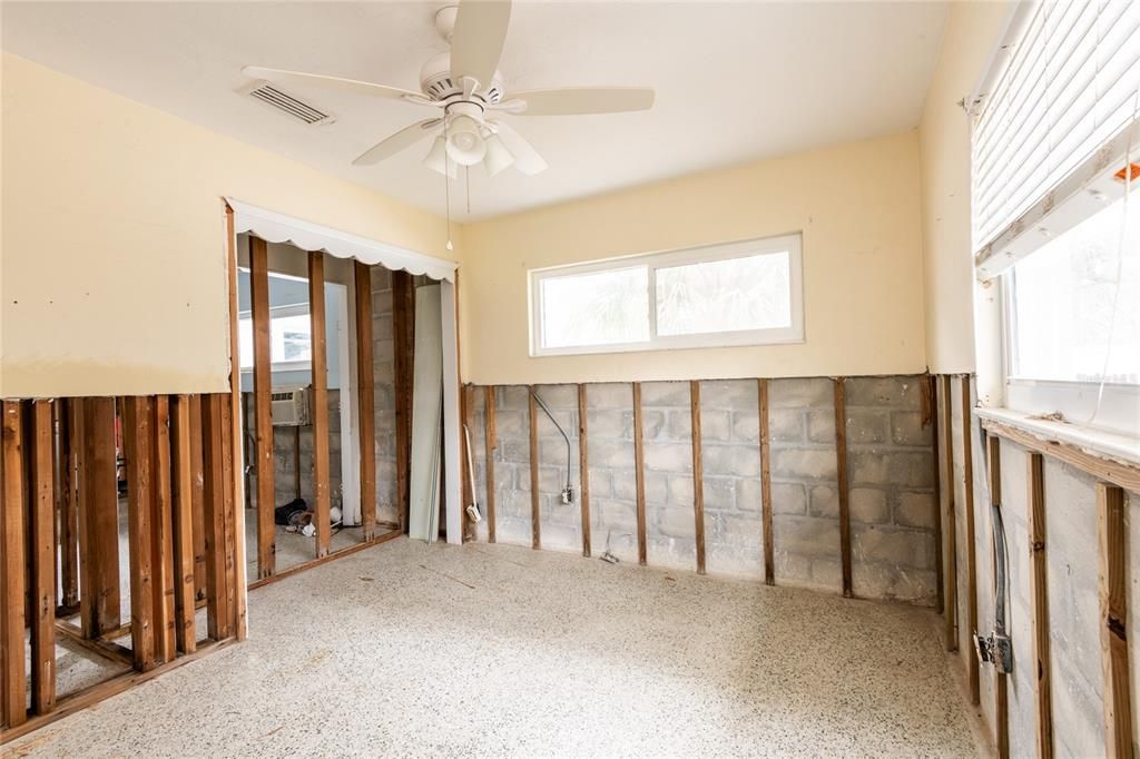 For Sale: $729,000 (3 beds, 2 baths, 1232 Square Feet)