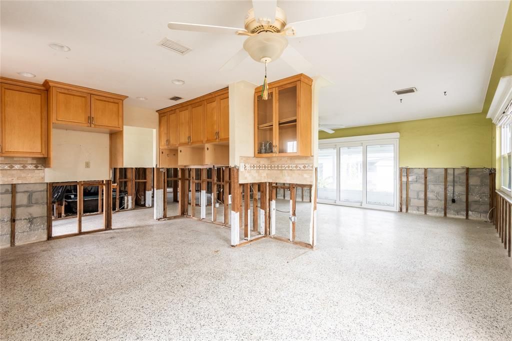 For Sale: $729,000 (3 beds, 2 baths, 1232 Square Feet)