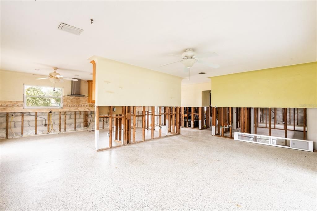 For Sale: $729,000 (3 beds, 2 baths, 1232 Square Feet)