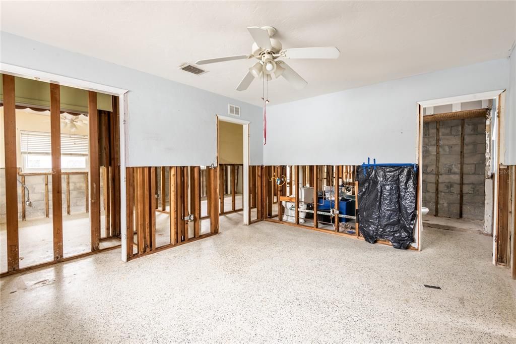 For Sale: $729,000 (3 beds, 2 baths, 1232 Square Feet)