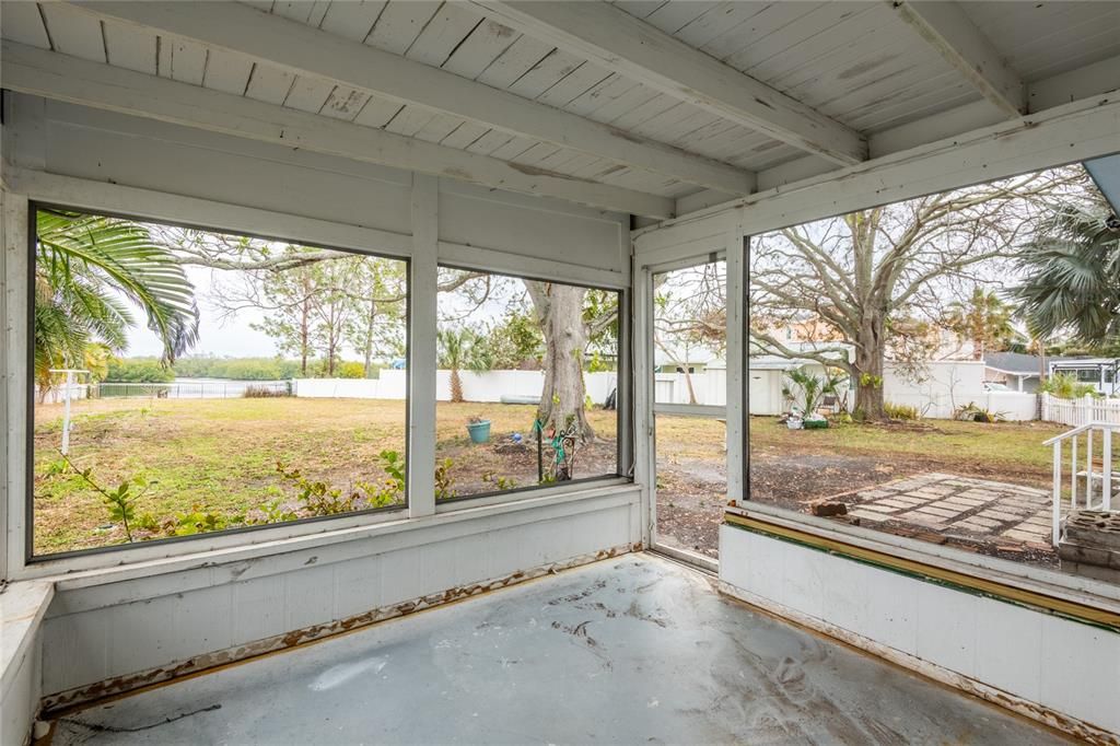 For Sale: $729,000 (3 beds, 2 baths, 1232 Square Feet)