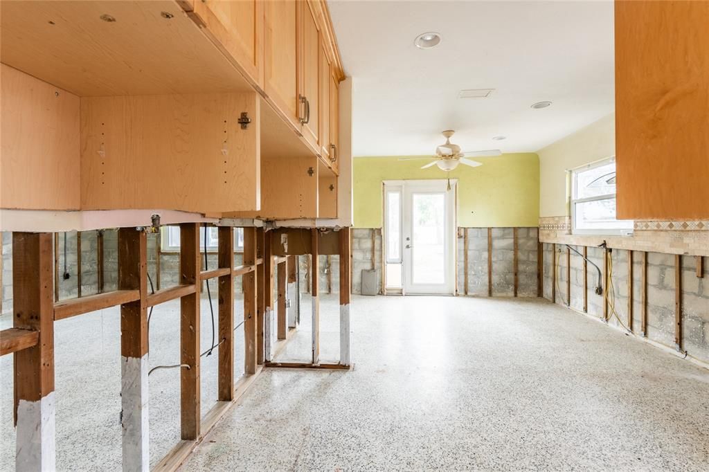 For Sale: $729,000 (3 beds, 2 baths, 1232 Square Feet)