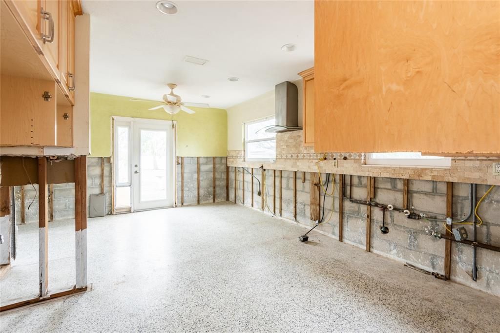 For Sale: $729,000 (3 beds, 2 baths, 1232 Square Feet)