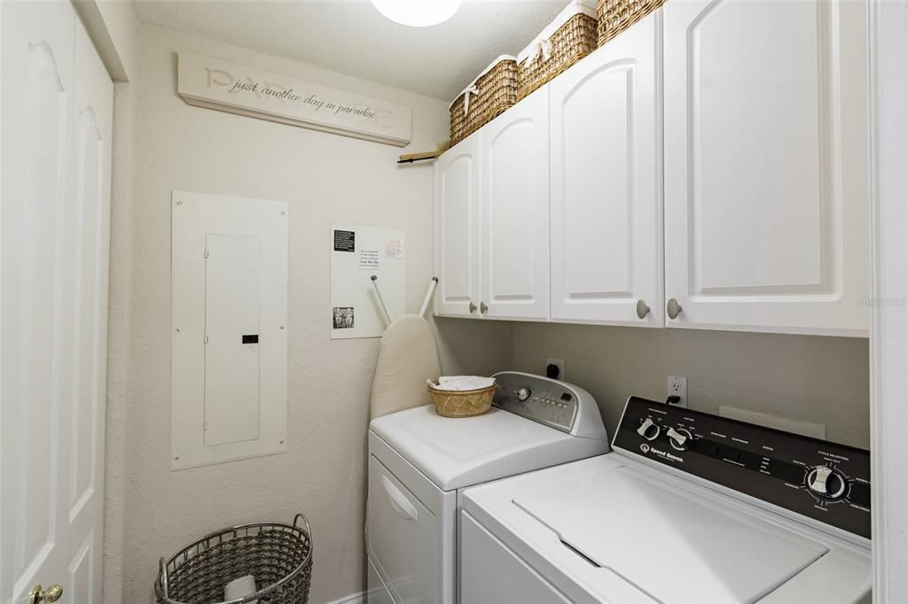 For Sale: $1,895,000 (3 beds, 2 baths, 2288 Square Feet)