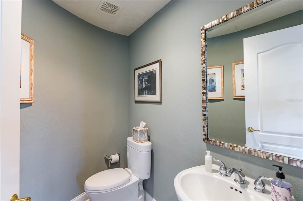 For Sale: $1,895,000 (3 beds, 2 baths, 2288 Square Feet)