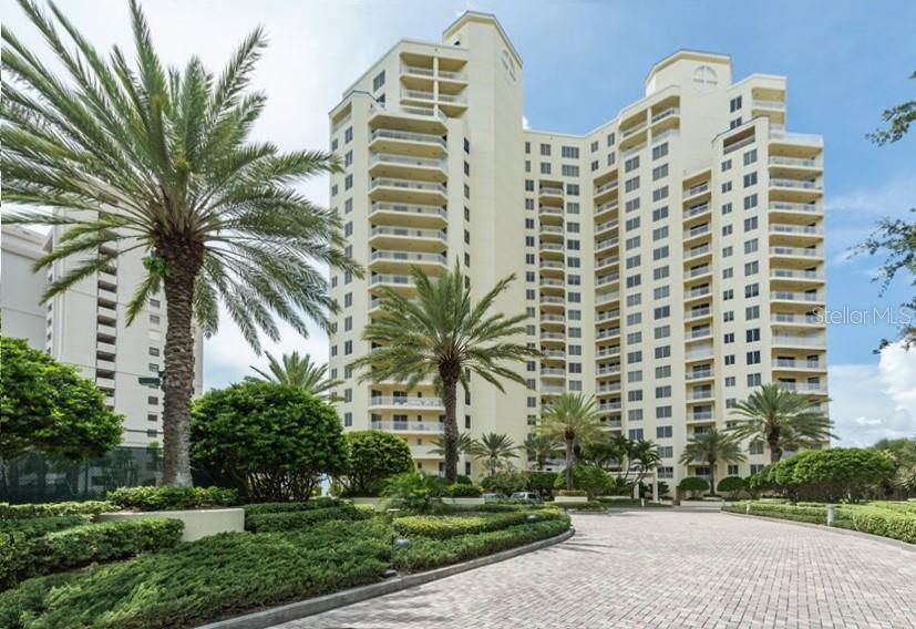 For Sale: $1,895,000 (3 beds, 2 baths, 2288 Square Feet)