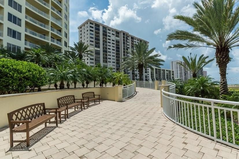 For Sale: $1,895,000 (3 beds, 2 baths, 2288 Square Feet)