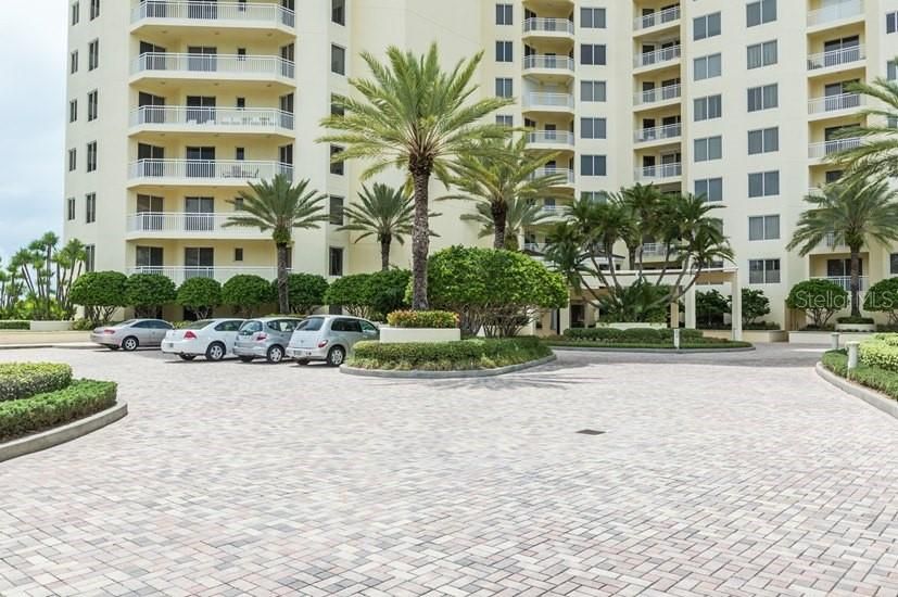 For Sale: $1,895,000 (3 beds, 2 baths, 2288 Square Feet)