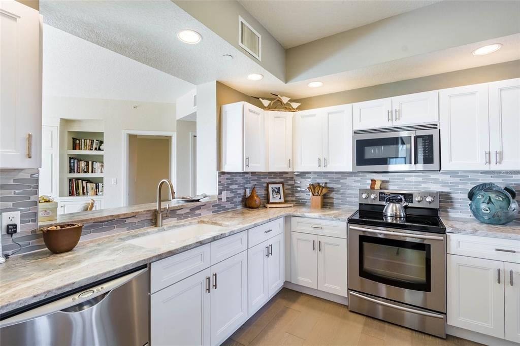 For Sale: $1,895,000 (3 beds, 2 baths, 2288 Square Feet)