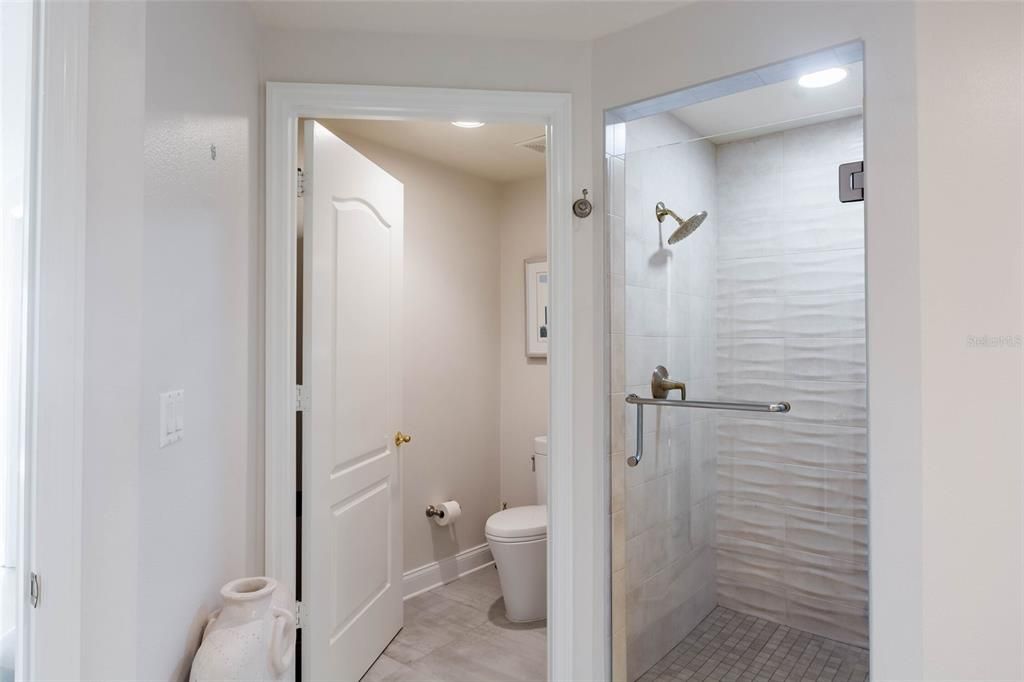 For Sale: $1,895,000 (3 beds, 2 baths, 2288 Square Feet)