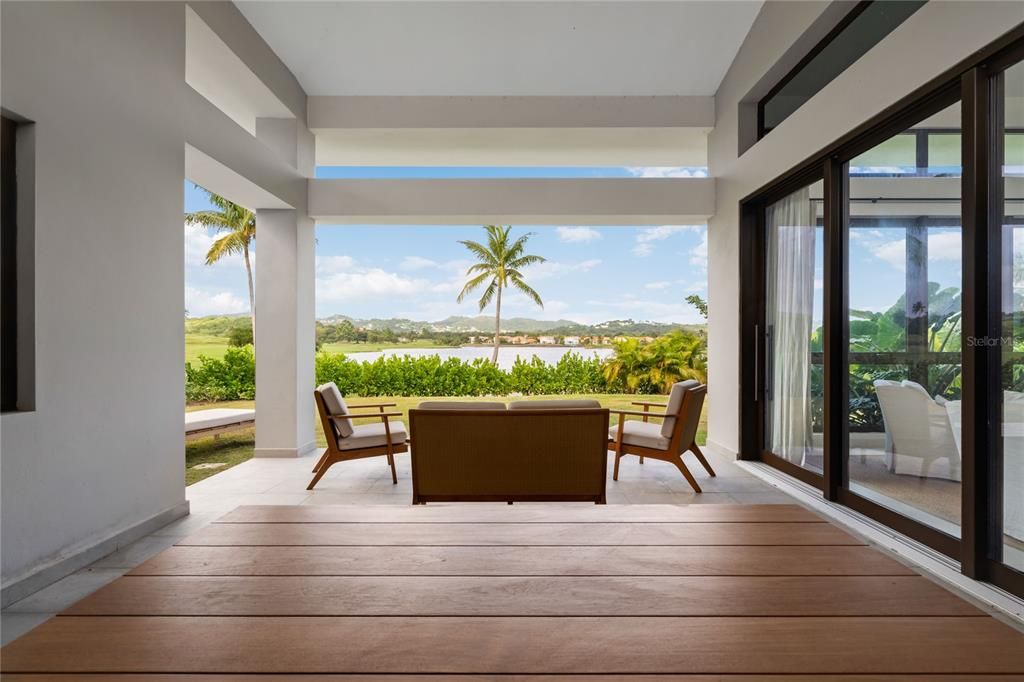 For Sale: $2,695,000 (4 beds, 3 baths, 4675 Square Feet)