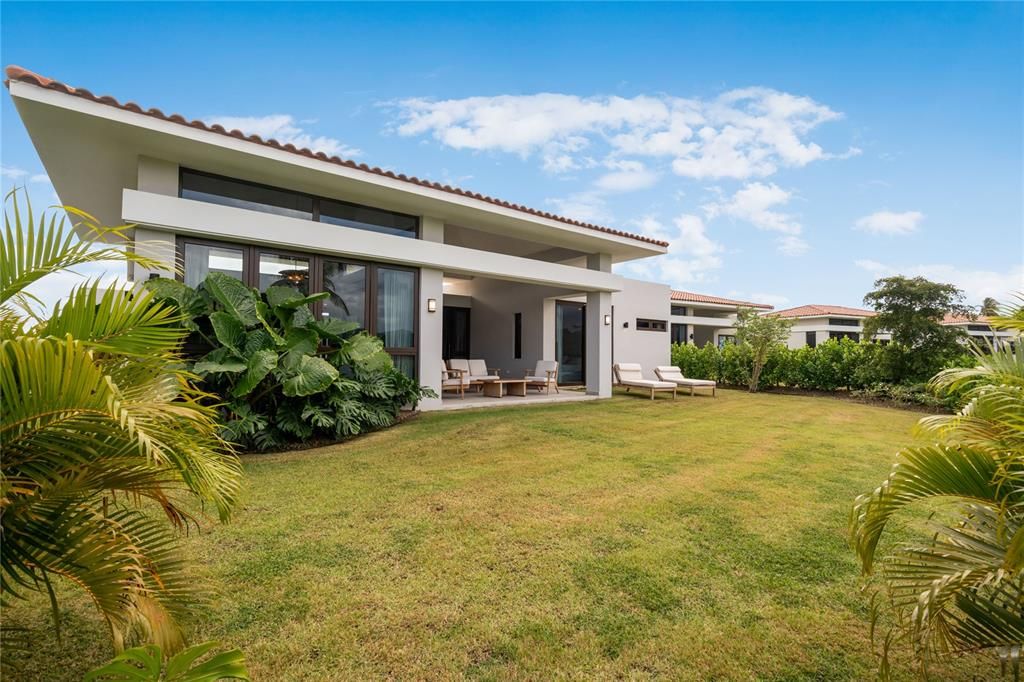 For Sale: $2,695,000 (4 beds, 3 baths, 4675 Square Feet)