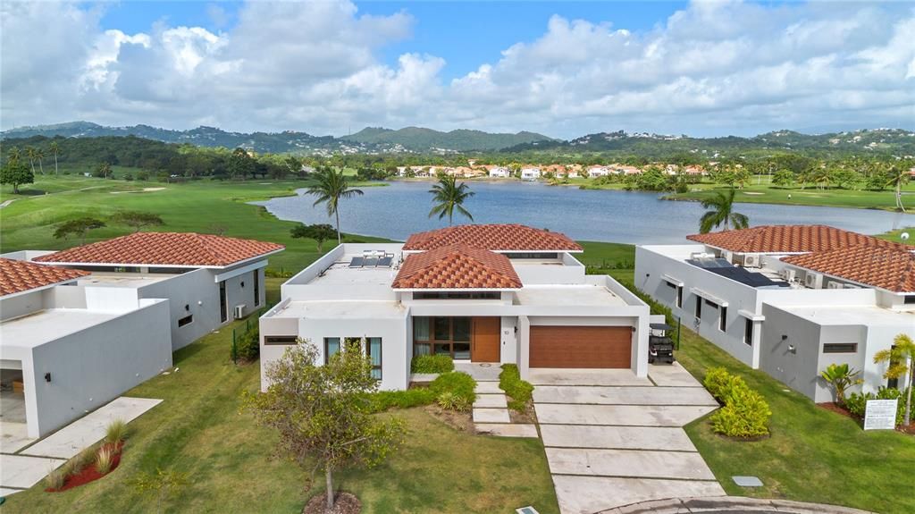 For Sale: $2,695,000 (4 beds, 3 baths, 4675 Square Feet)