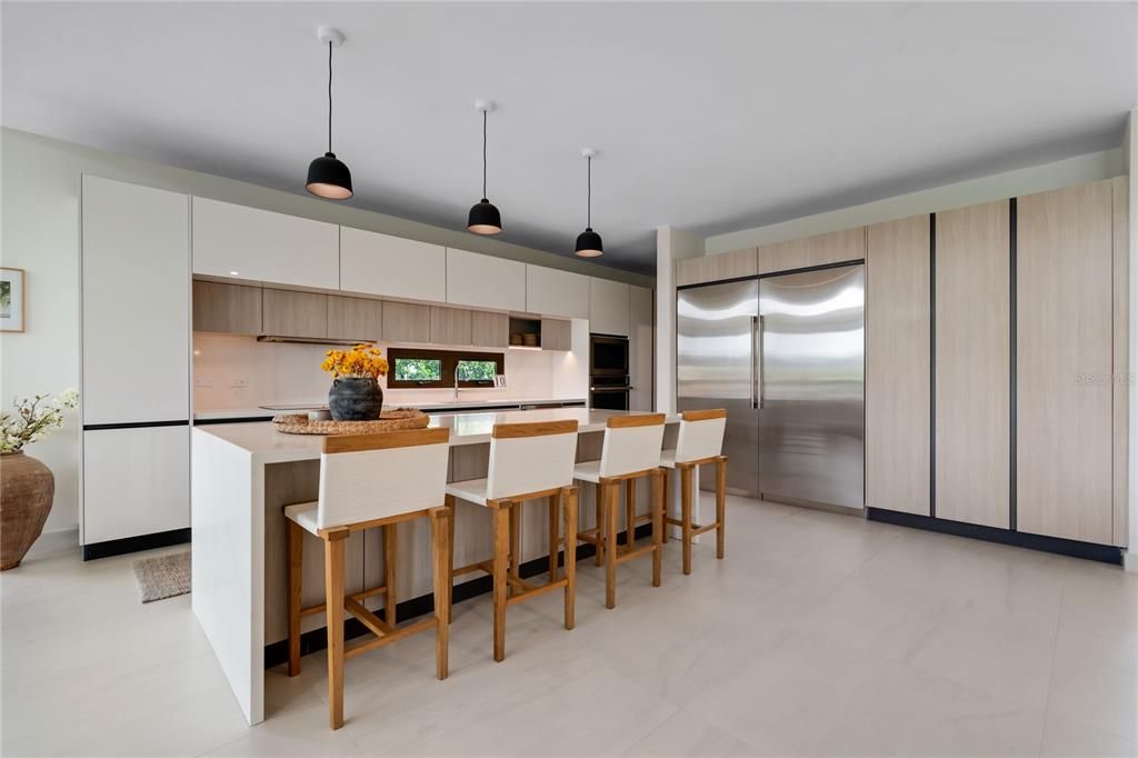 For Sale: $2,695,000 (4 beds, 3 baths, 4675 Square Feet)