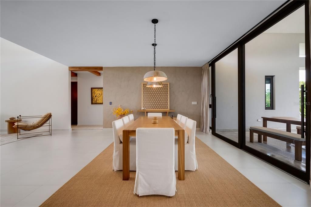 For Sale: $2,695,000 (4 beds, 3 baths, 4675 Square Feet)