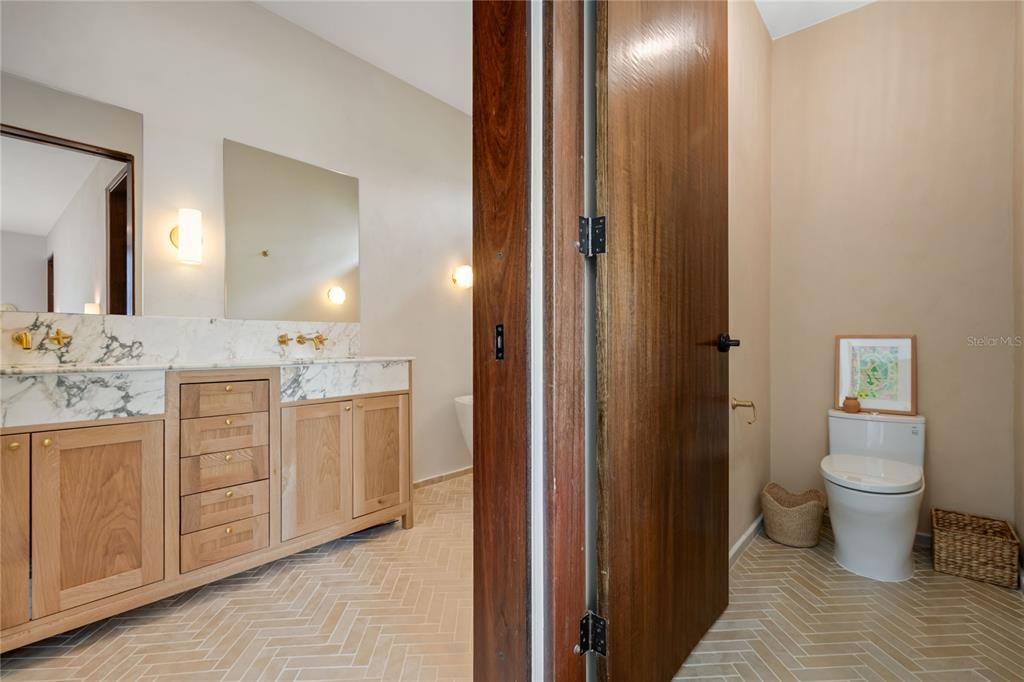 For Sale: $2,695,000 (4 beds, 3 baths, 4675 Square Feet)