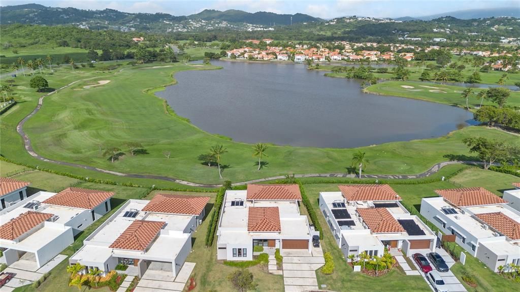 For Sale: $2,695,000 (4 beds, 3 baths, 4675 Square Feet)